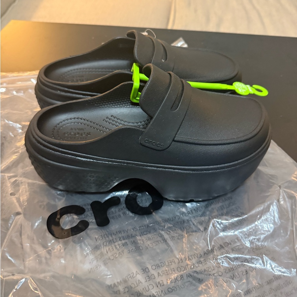 CROCS Black Stomp Loafer - Picture 3 of 4